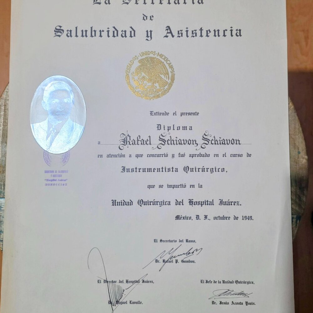 Vintage 1940s–50s Mexican Medical Diplomas w Photos – Hospital Juárez Pair
